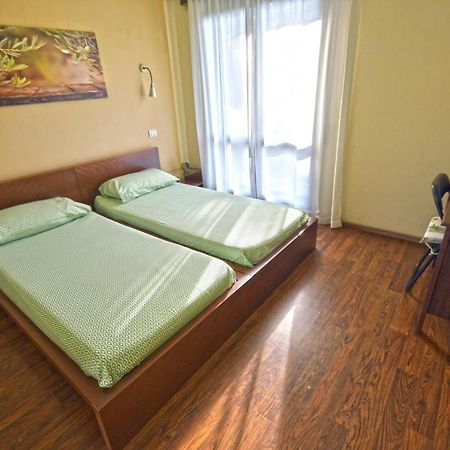 B&B La Casa Nel Bosco Invorio Inferiore ภายนอก รูปภาพ