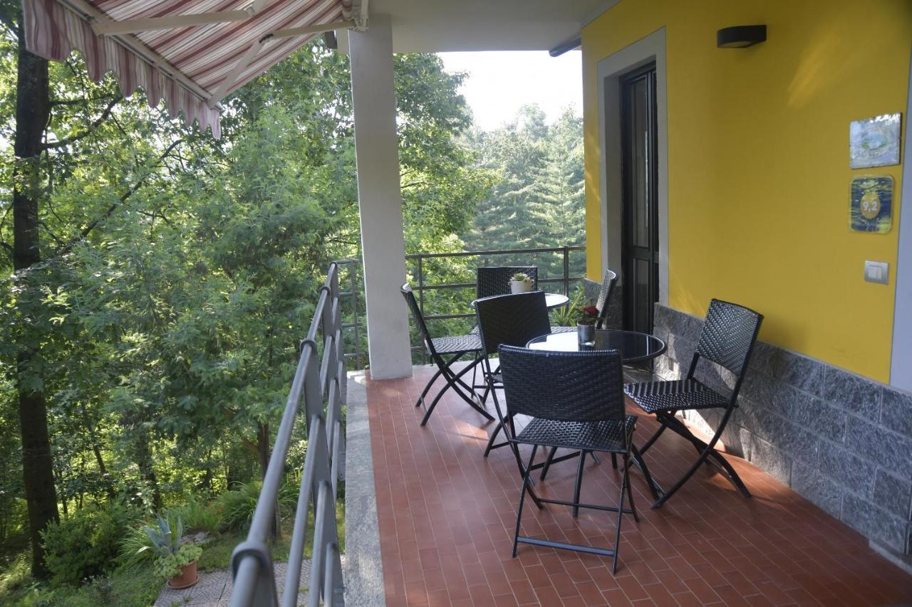 B&B La Casa Nel Bosco Invorio Inferiore ภายนอก รูปภาพ