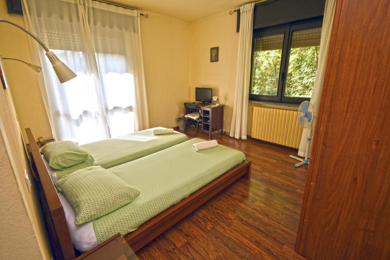 B&B La Casa Nel Bosco Invorio Inferiore ภายนอก รูปภาพ