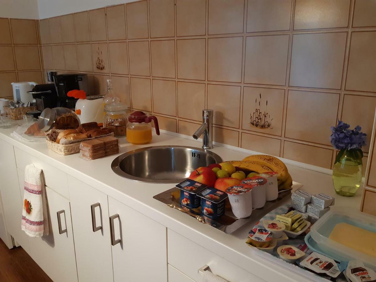 B&B La Casa Nel Bosco Invorio Inferiore ภายนอก รูปภาพ